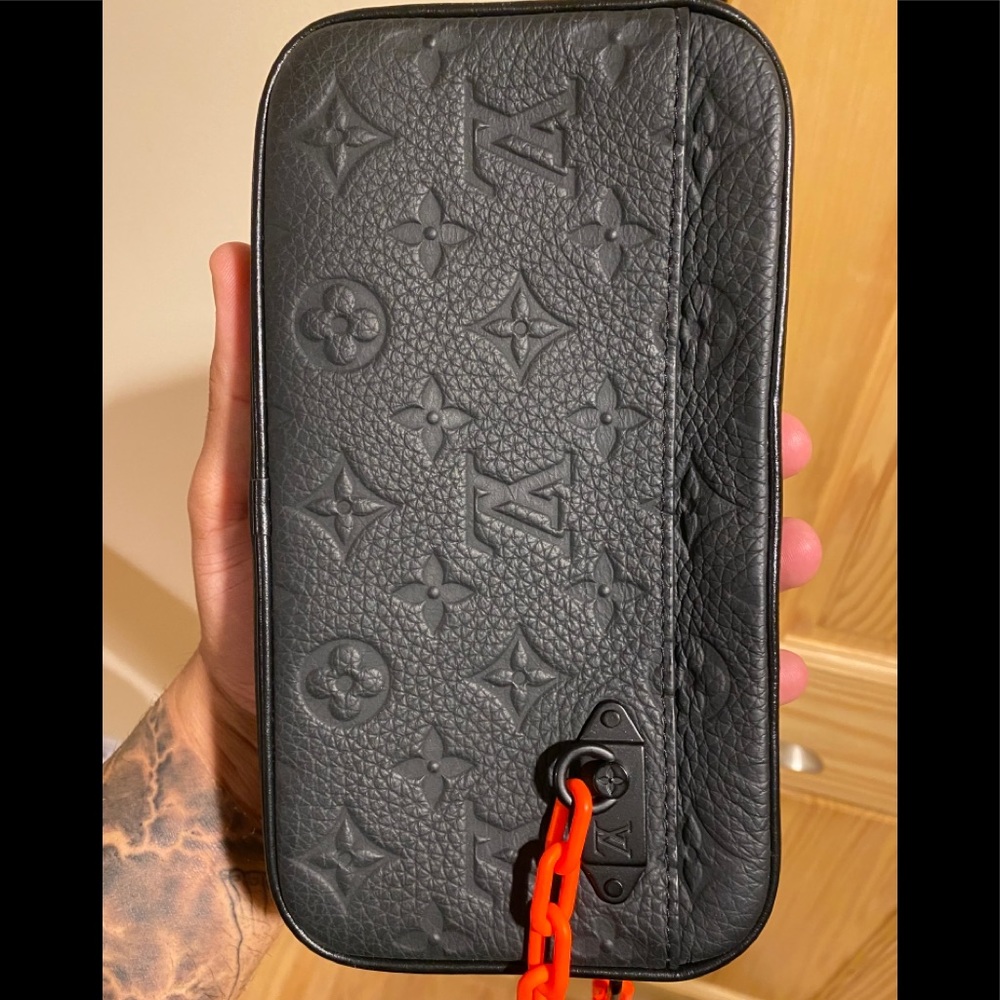 LOUIS VUITTON UNISEX BUMBAG Virgil ABLOH